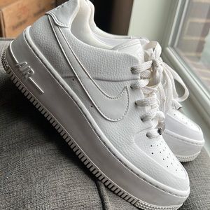 Women white Air Force size 8 gently used great condition